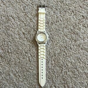 Geneva Platinum women’s silicon white/silver adjustable watch